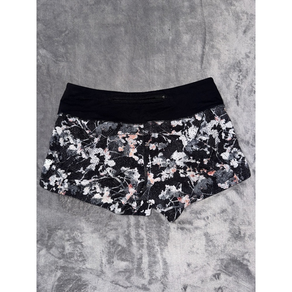 Lululemon Women's‎ Run Time II Floral Shorts Lined Size 4